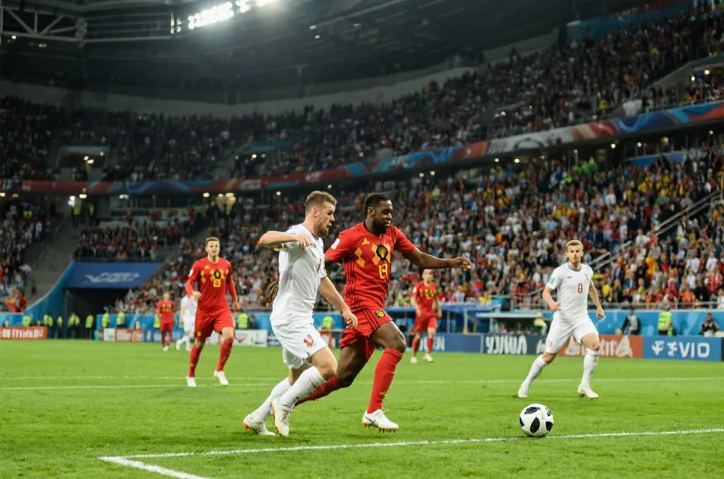 巴萨与马竞激烈对抗的瞬间